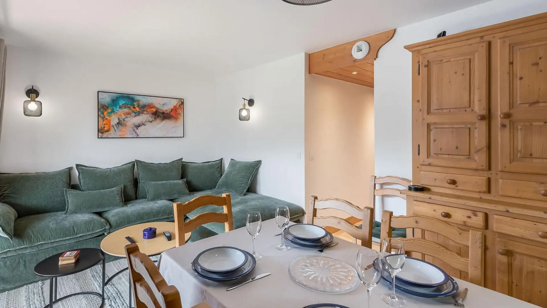Charmant 3 Pieces Avec 2 Chambres, Terrasse, Parking Et Wi-Fi A Meribel - Fr-1-566-61 Les Allues 0*,