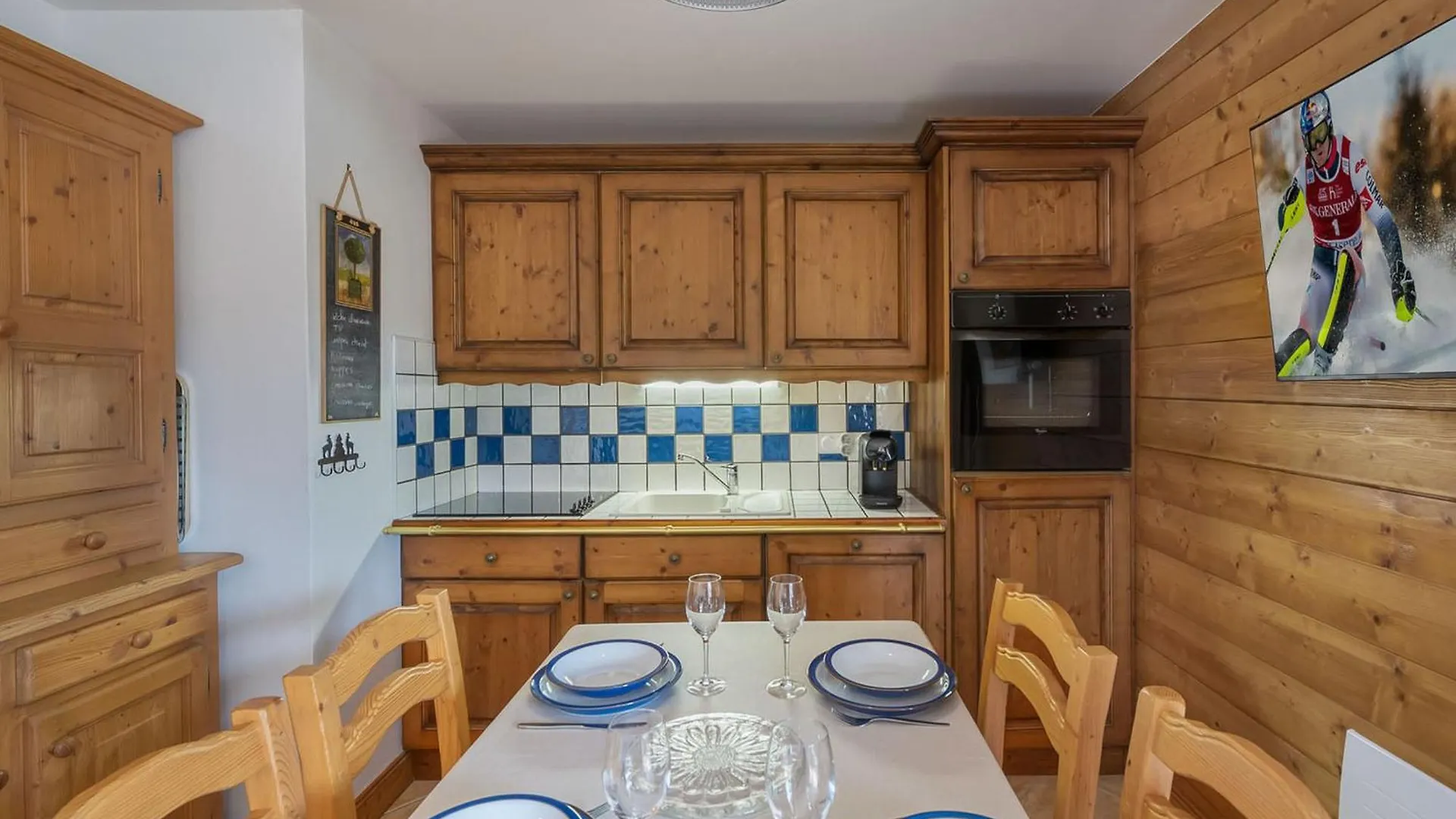 Charmant 3 Pieces Avec 2 Chambres, Terrasse, Parking Et Wi-Fi A Meribel - Fr-1-566-61 Les Allues Apartment