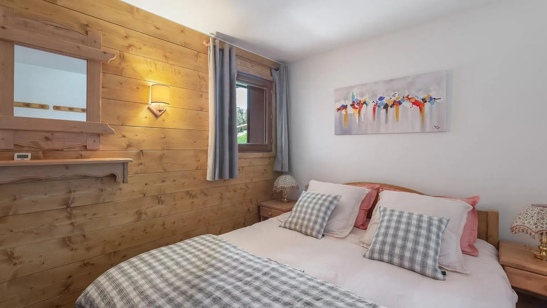 Apartment Charmant 3 Pieces Avec 2 Chambres, Terrasse, Parking Et Wi-Fi A Meribel - Fr-1-566-61 Les Allues